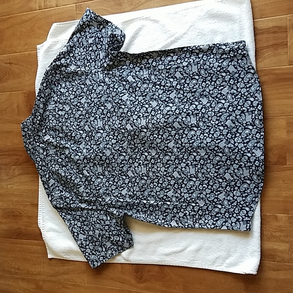 Button down shirt. - Picture 3 of 3